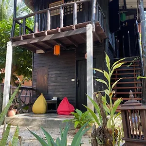 https://leaf-house.koh-lantahotels.net